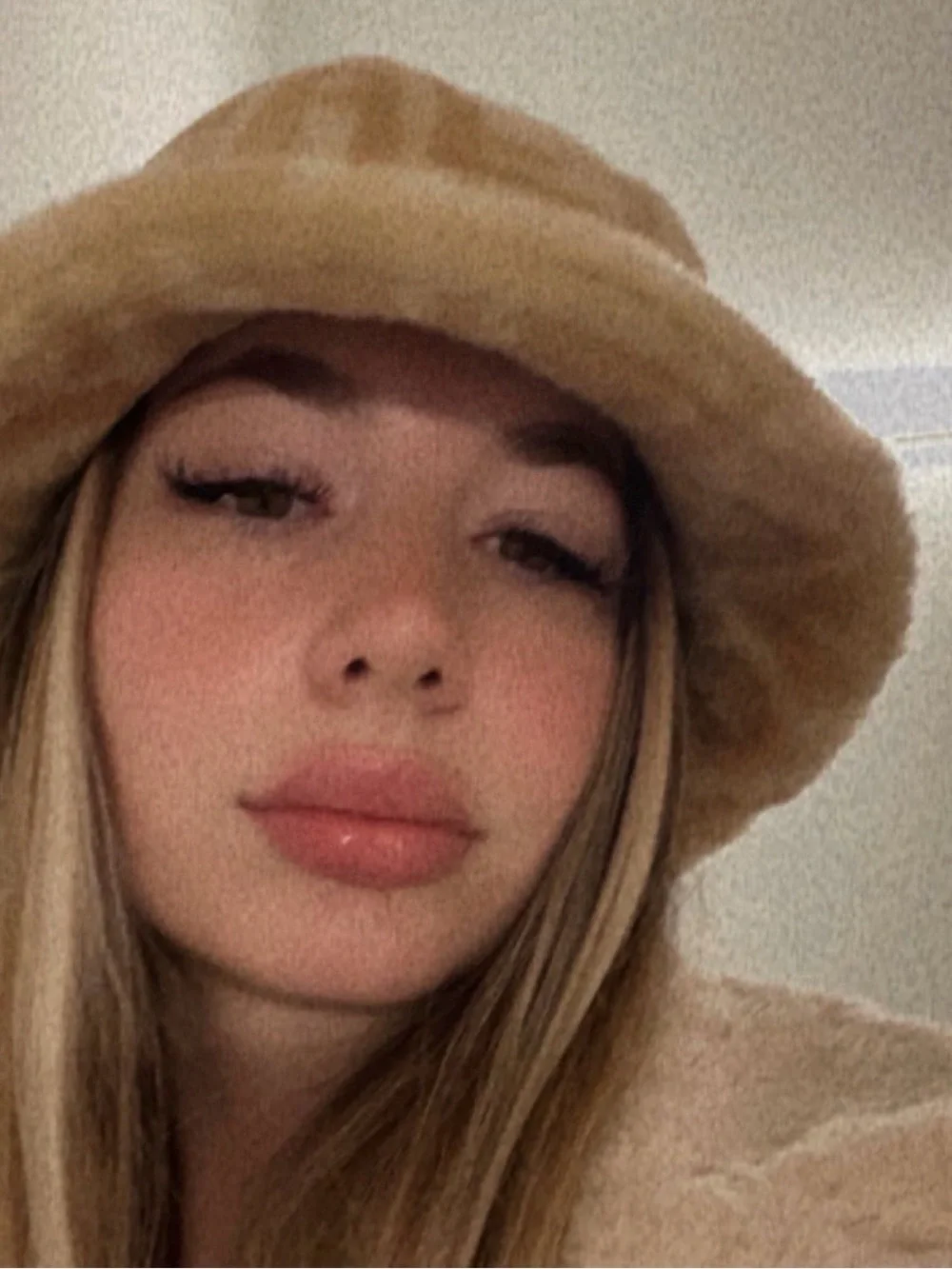 Fendi shearling bucket hat - beige/tan AUTHENTIC